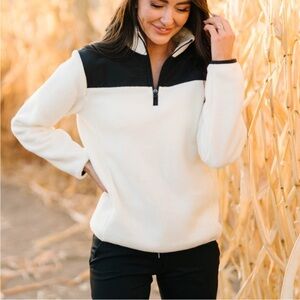 Zyia Active Cream Fleece 1/4 Zip Sweater Pullover Jacket